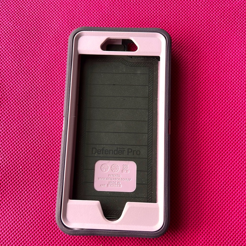 OtterBox Defender Series Pro iPhone SE (3&2) and iPhone 8/7 Case- Purple…